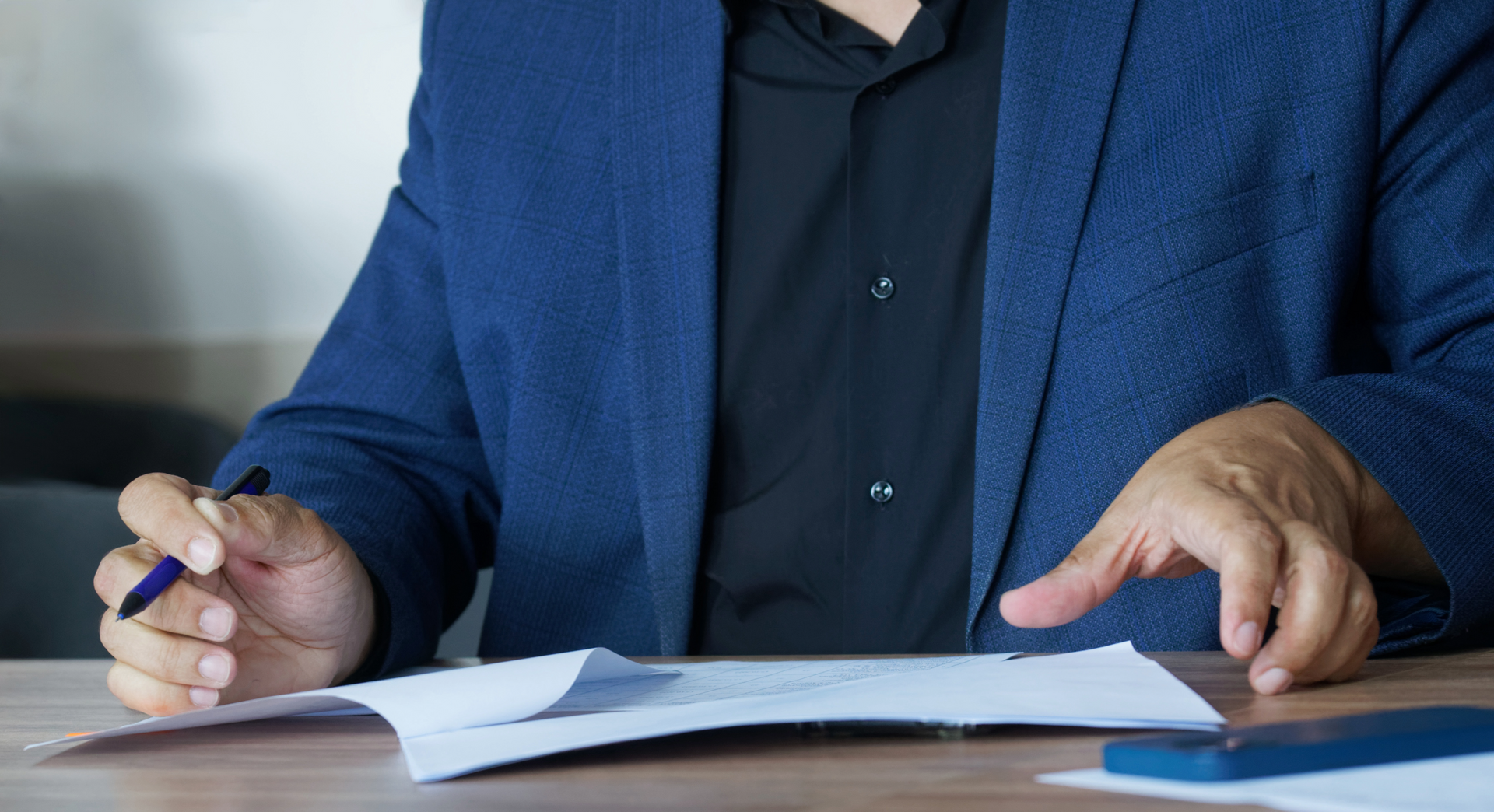 Ingenieurbüro mit technischer Arbeitsumgebung